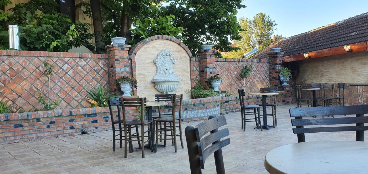 Castello Inn Smederevska Palanka Extérieur photo